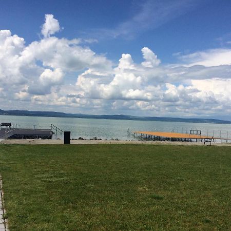 Lelle Marine Resort Màlna Apartman Balatonlelle Esterno foto