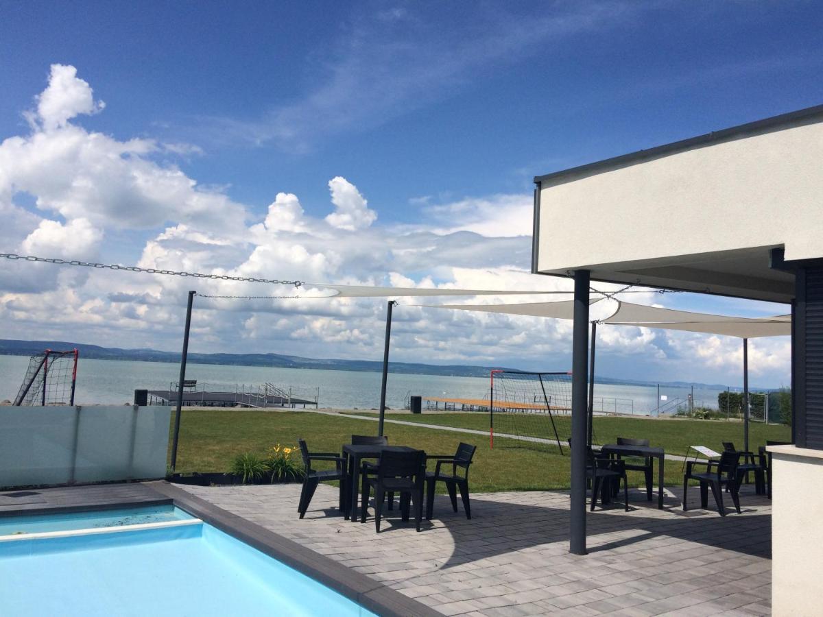 Lelle Marine Resort Màlna Apartman Balatonlelle Esterno foto